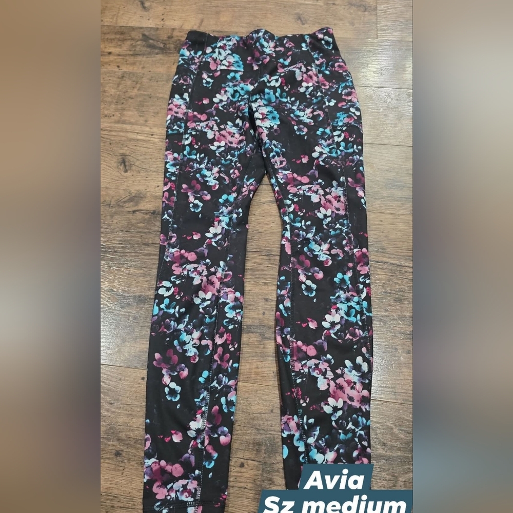 Avia womens athleticwear sz medium